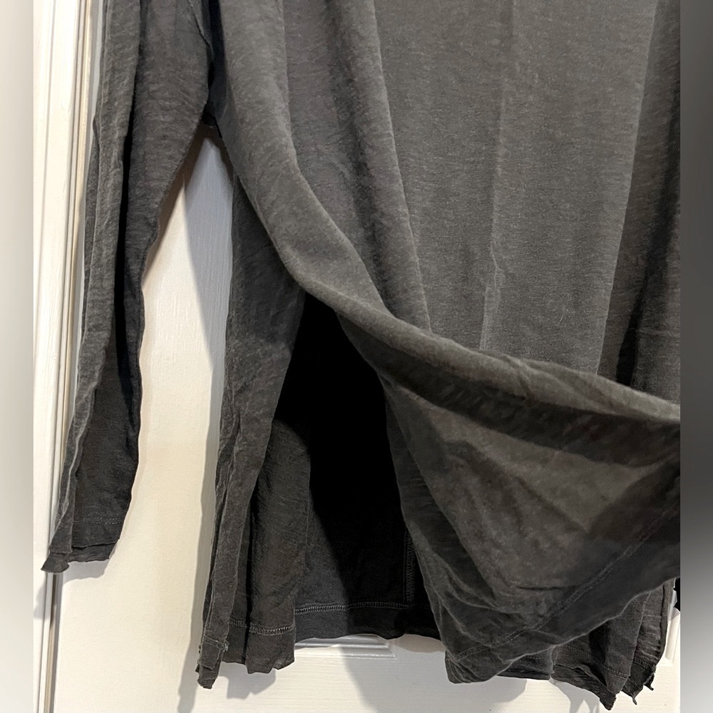 We the Free On My Mind V-Neck Shirt, Black but looks a dark Gray, Size Medium - Picture 7 of 10